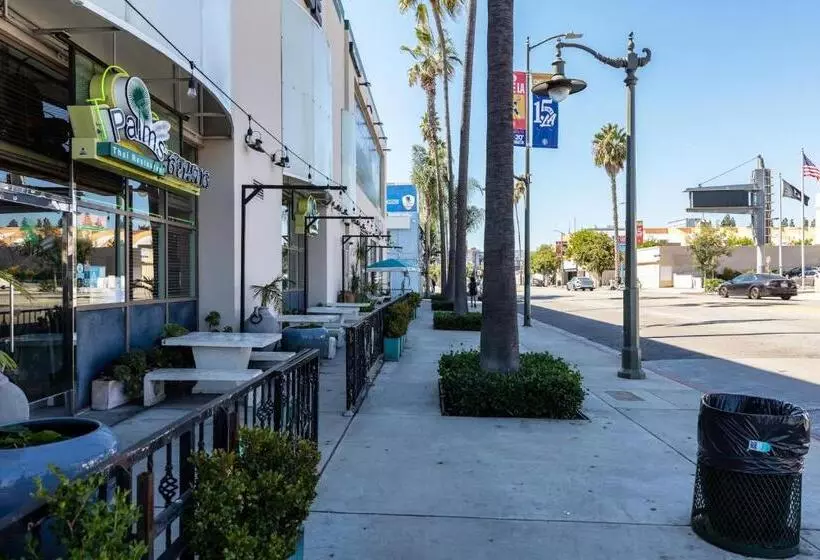 Kasa Sunset Los Angeles