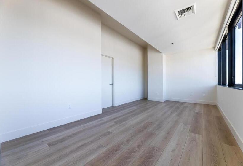 Kasa Sunset Los Angeles