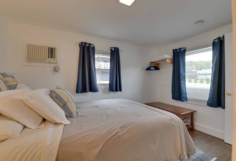 Lake George Waterfront Cabin W/ On Site Marina!