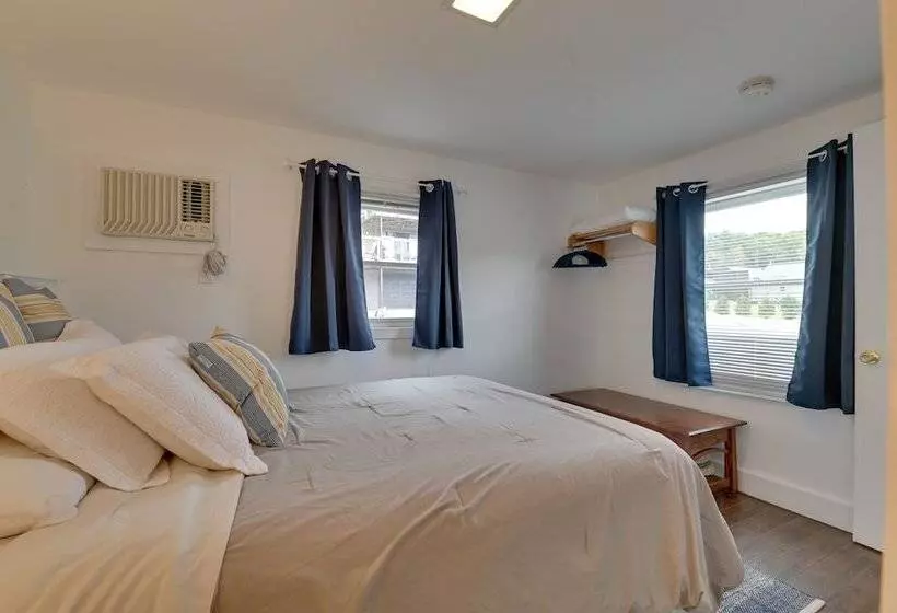 Lake George Waterfront Cabin W/ On Site Marina!