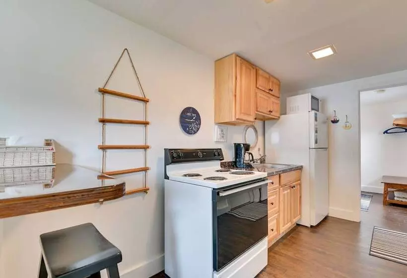 Lake George Waterfront Cabin W/ On Site Marina!