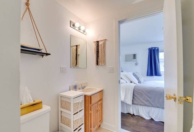 Lake George Waterfront Cabin W/ On Site Marina!