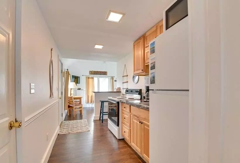 Lake George Waterfront Cabin W/ On Site Marina!