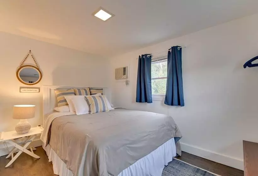 Lake George Waterfront Cabin W/ On Site Marina!