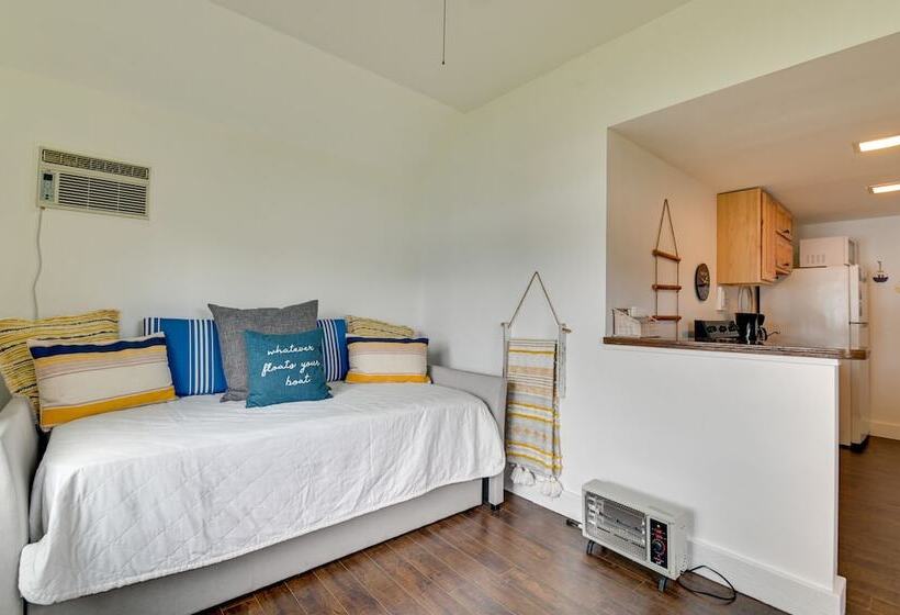 Lake George Waterfront Cabin W/ On Site Marina!