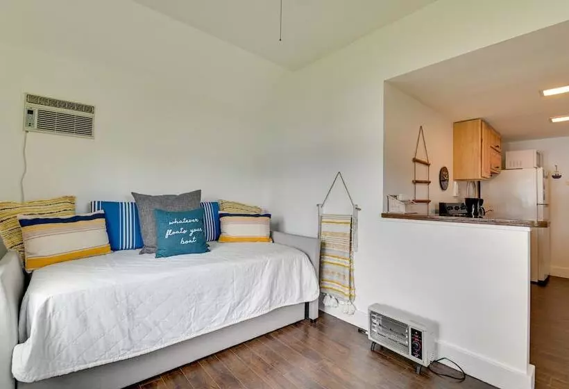 Lake George Waterfront Cabin W/ On Site Marina!