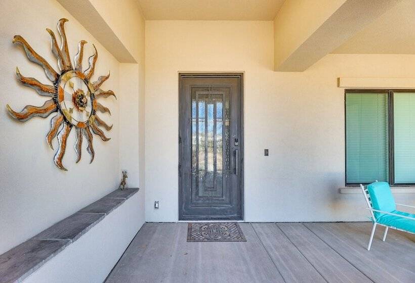 Luxurious Desert Oasis: Fireplace & Private Pool!