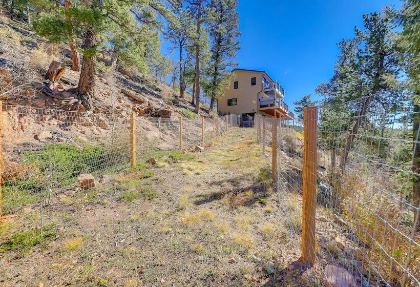 Conifer Haven: Hot Tub & Staunton State Park View