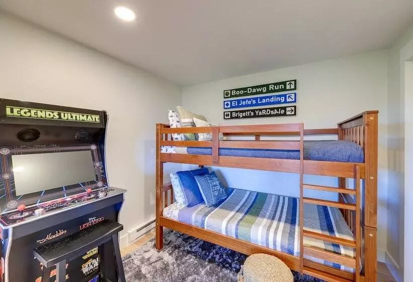 Conifer Haven: Hot Tub & Staunton State Park View