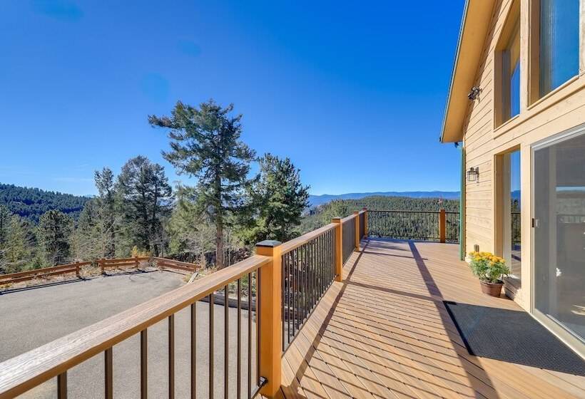 Conifer Haven: Hot Tub & Staunton State Park View