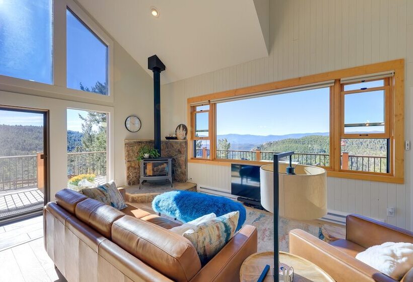 Conifer Haven: Hot Tub & Staunton State Park View