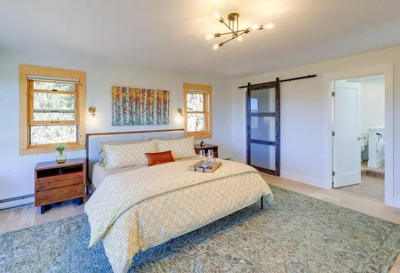 Conifer Haven: Hot Tub & Staunton State Park View