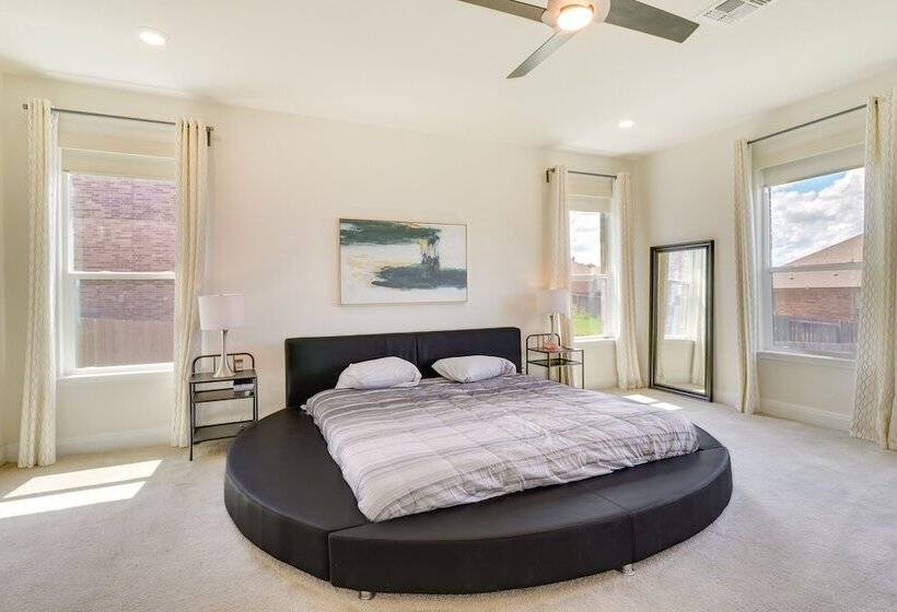 Modern Round Rock Retreat W/ Private Hot Tub