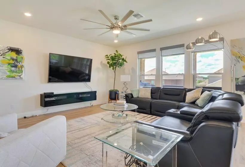 Modern Round Rock Retreat W/ Private Hot Tub
