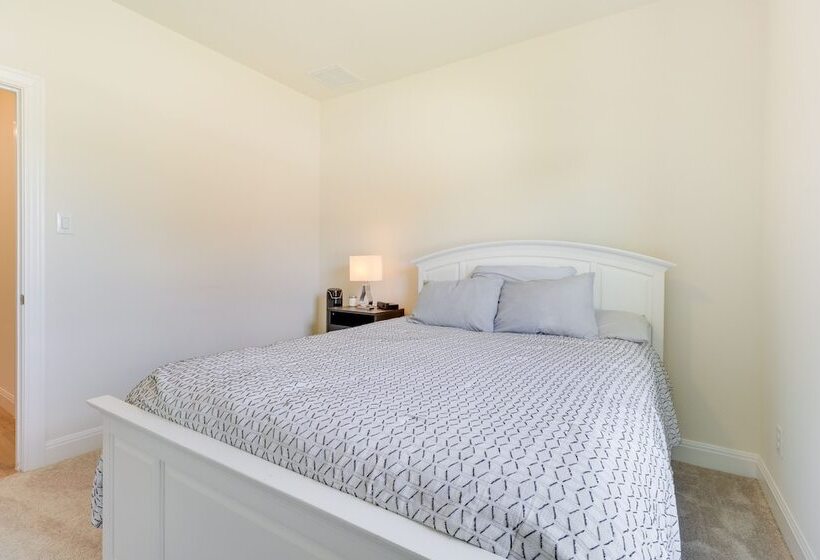 Modern Round Rock Retreat W/ Private Hot Tub