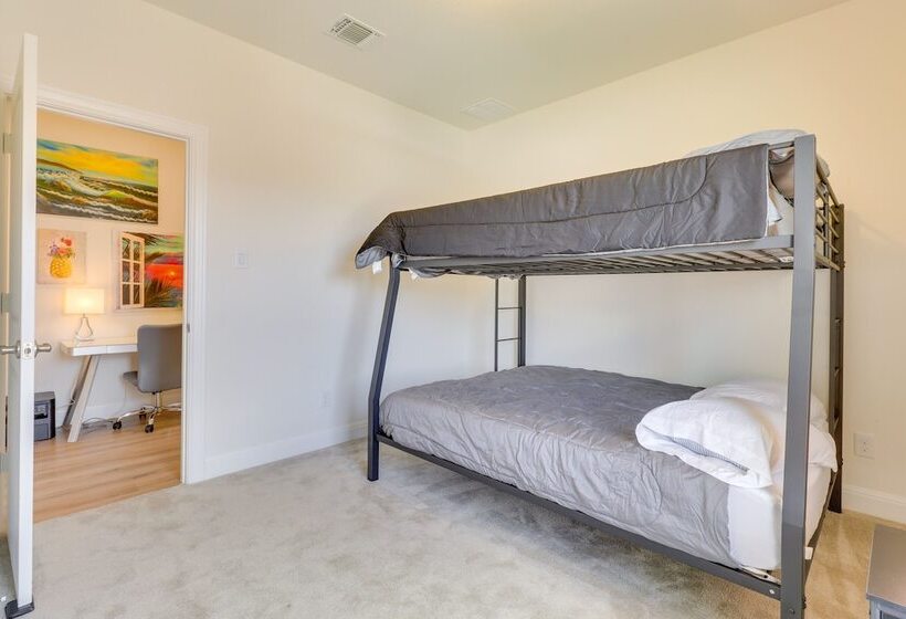 Modern Round Rock Retreat W/ Private Hot Tub