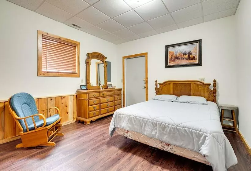 Monico Lakefront Home W/ Boat Dock & Fire Pit!