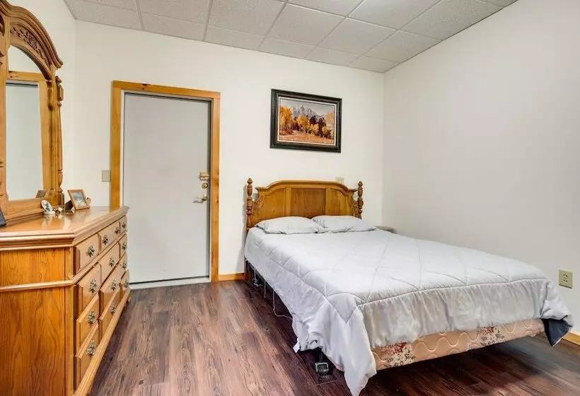 Monico Lakefront Home W/ Boat Dock & Fire Pit!