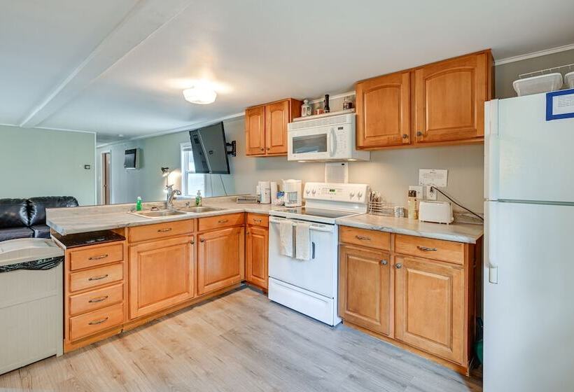 New Lisbon Family Gem ~ 3 Mi To Castle Rock Lake