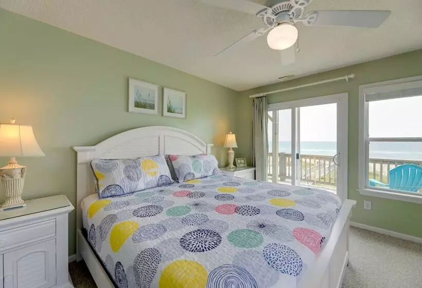 Oceanfront Emerald Isle Escape W/ Private Hot Tub!