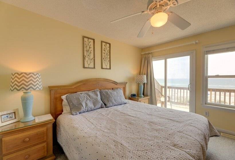 Oceanfront Emerald Isle Escape W/ Private Hot Tub!