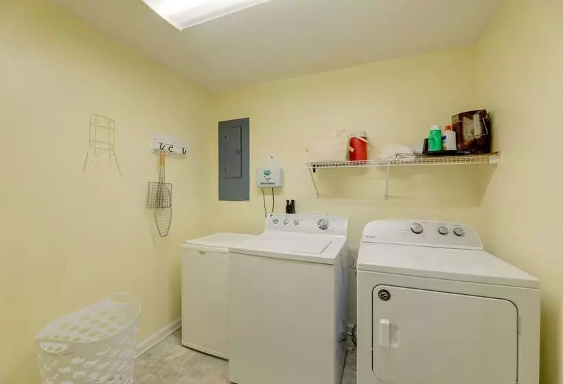 Oceanfront Emerald Isle Escape W/ Private Hot Tub!