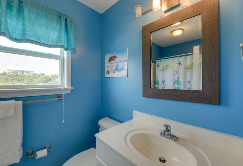 Oceanfront Emerald Isle Escape W/ Private Hot Tub!