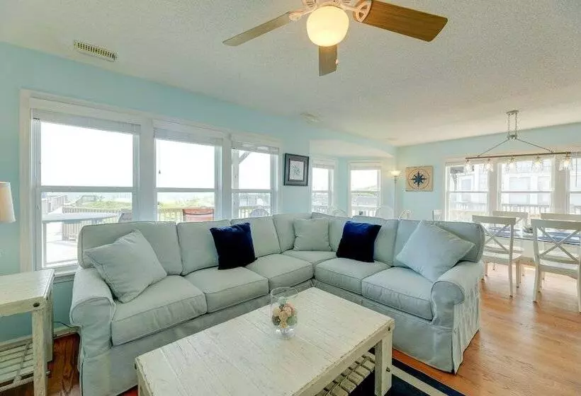 Oceanfront Emerald Isle Escape W/ Private Hot Tub!