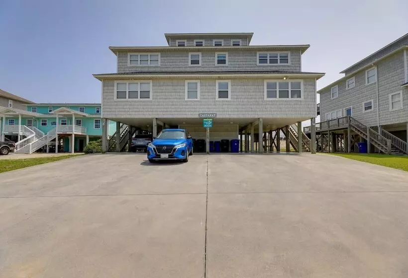 Oceanfront Emerald Isle Escape W/ Private Hot Tub!