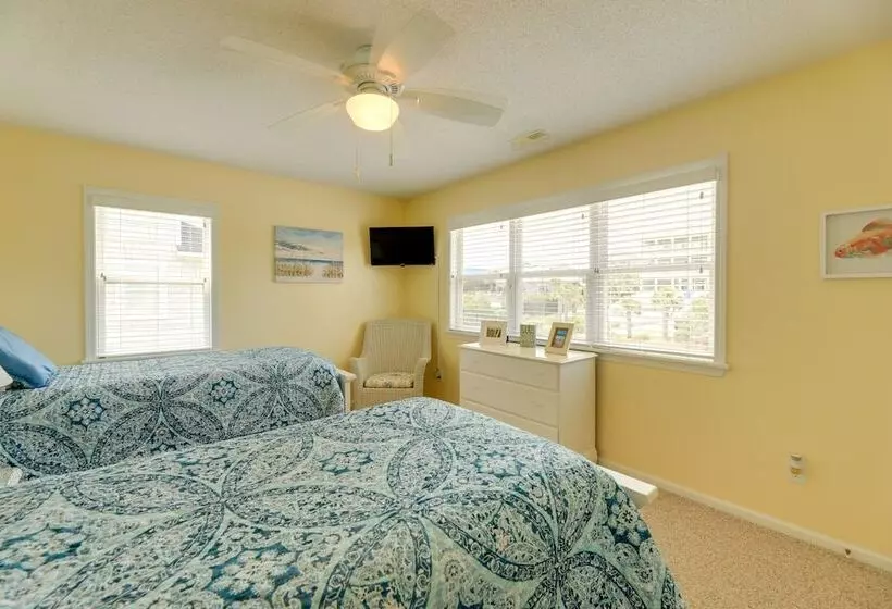 Oceanfront Emerald Isle Escape W/ Private Hot Tub!