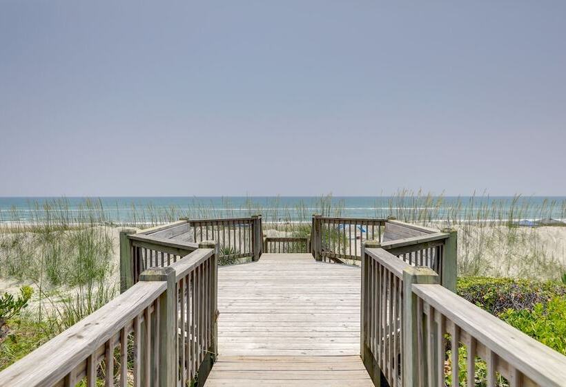 Oceanfront Emerald Isle Escape W/ Private Hot Tub!