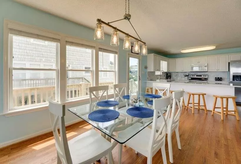 Oceanfront Emerald Isle Escape W/ Private Hot Tub!