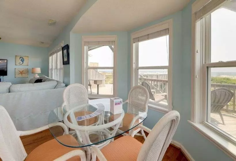 Oceanfront Emerald Isle Escape W/ Private Hot Tub!