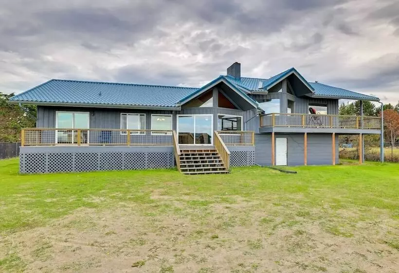 Oceanfront Port Angeles Home W/ Mountain View!