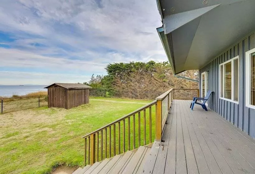 Oceanfront Port Angeles Home W/ Mountain View!