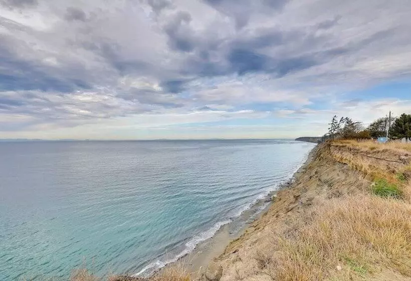 Oceanfront Port Angeles Home W/ Mountain View!