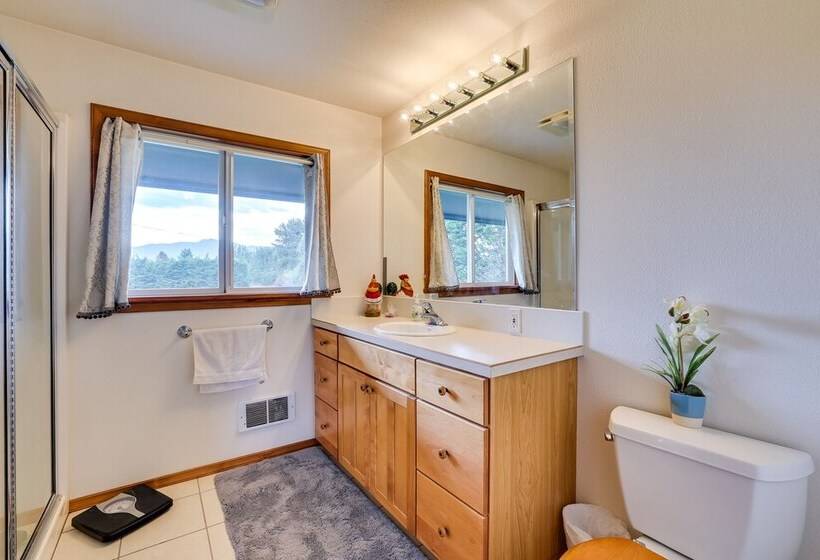 Oceanfront Port Angeles Home W/ Mountain View!