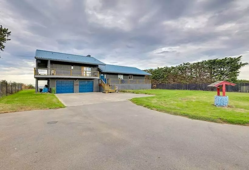 Oceanfront Port Angeles Home W/ Mountain View!