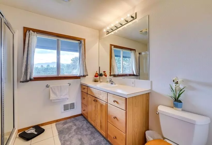 Oceanfront Port Angeles Home W/ Mountain View!