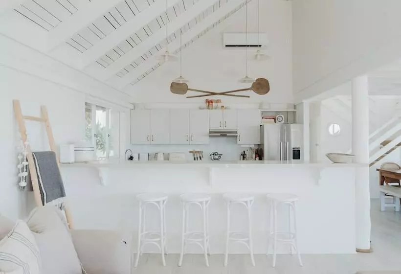 ペンション White House