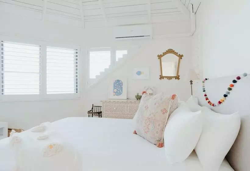 ペンション White House