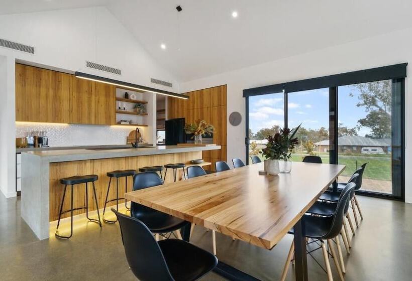 بنسيون Wild Wombat