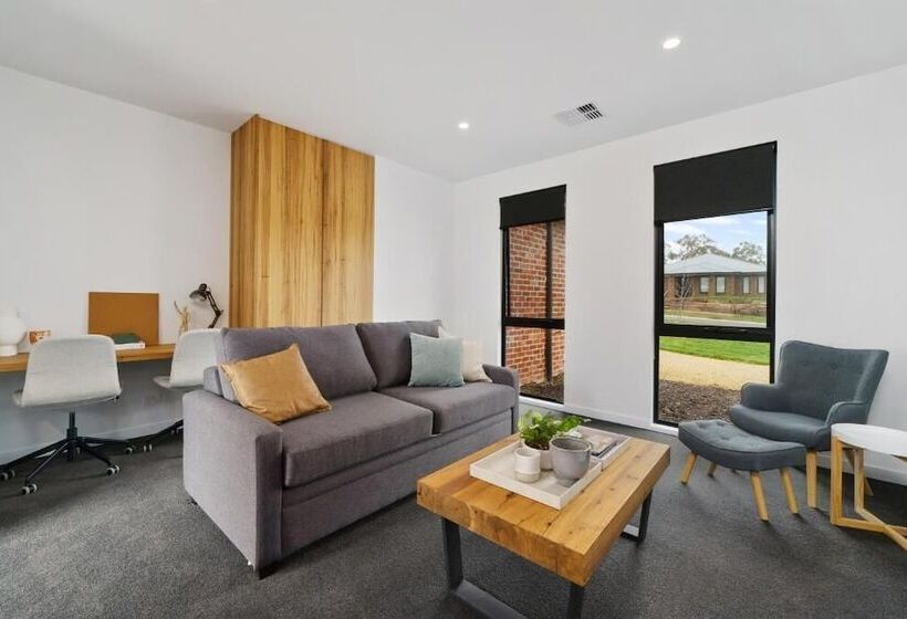 بنسيون Wild Wombat