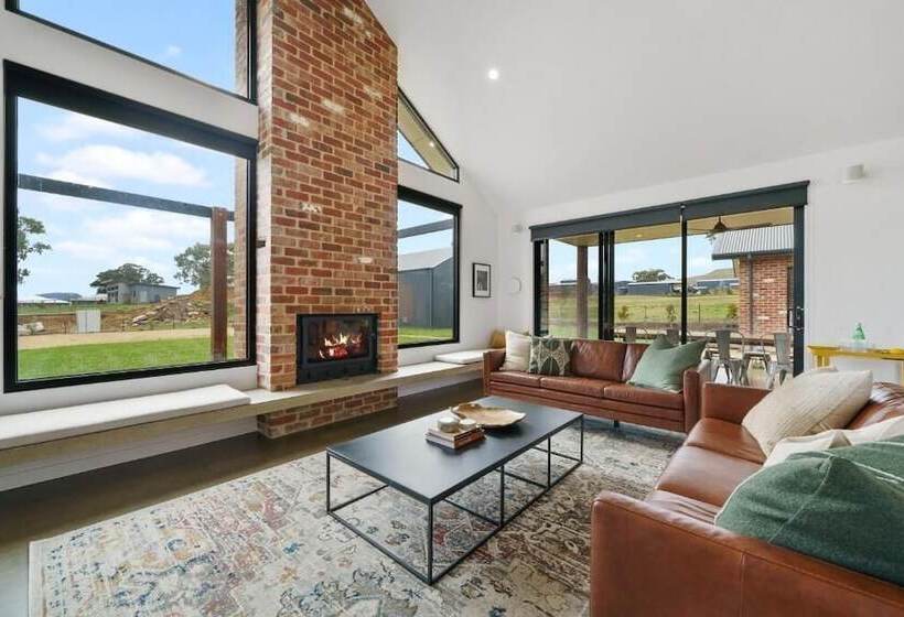 بنسيون Wild Wombat