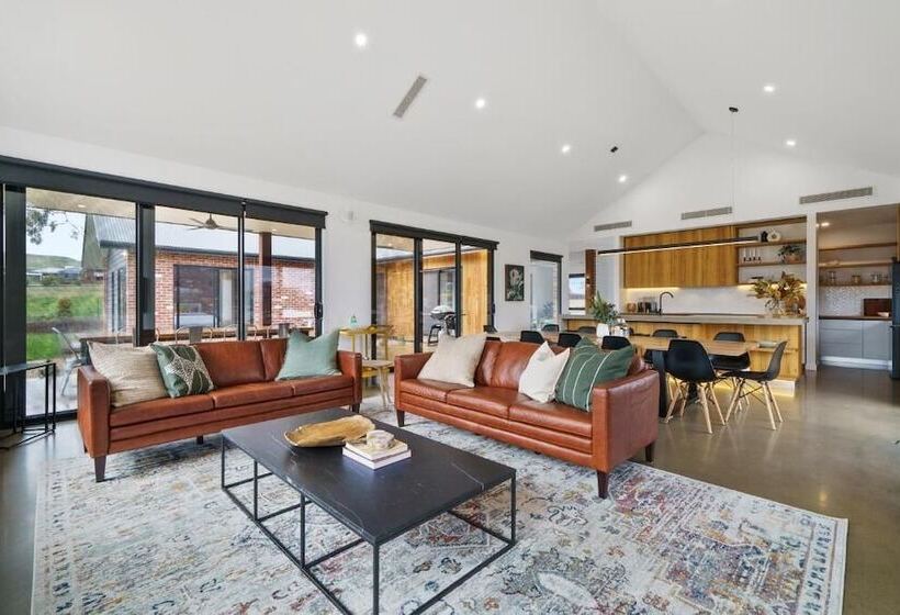 بنسيون Wild Wombat