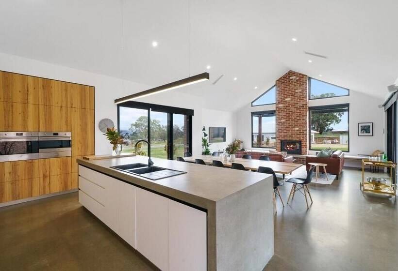 بنسيون Wild Wombat