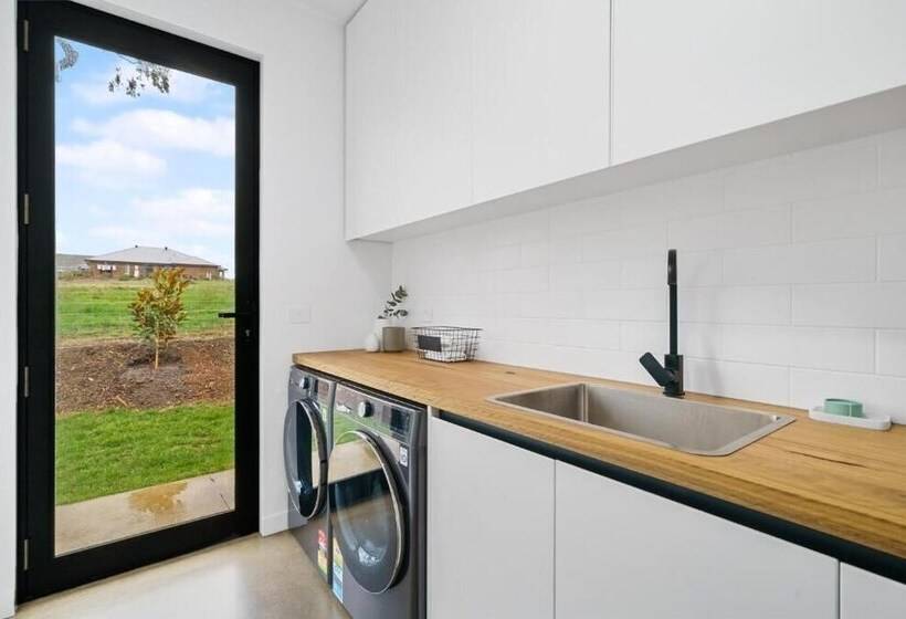 بنسيون Wild Wombat