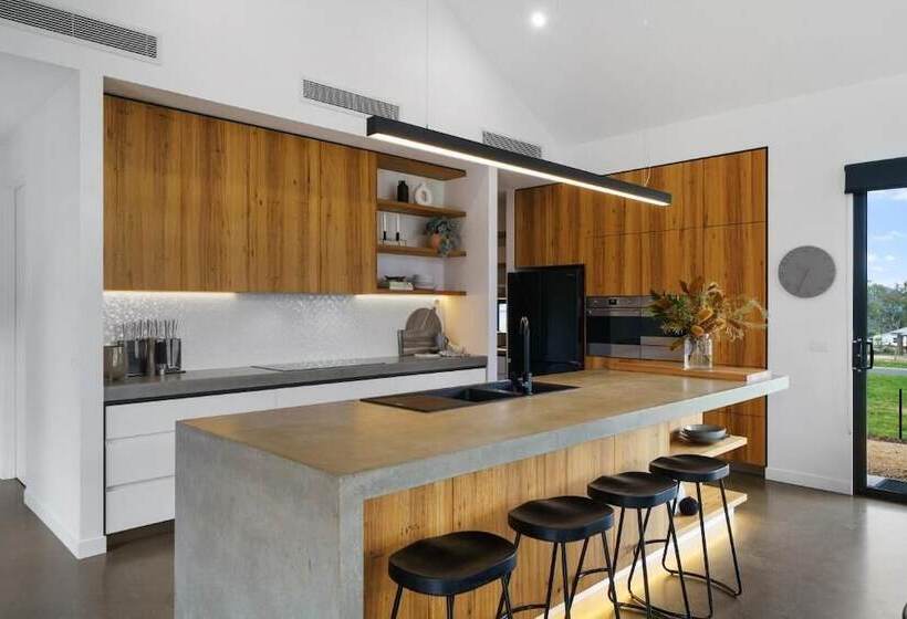 بنسيون Wild Wombat