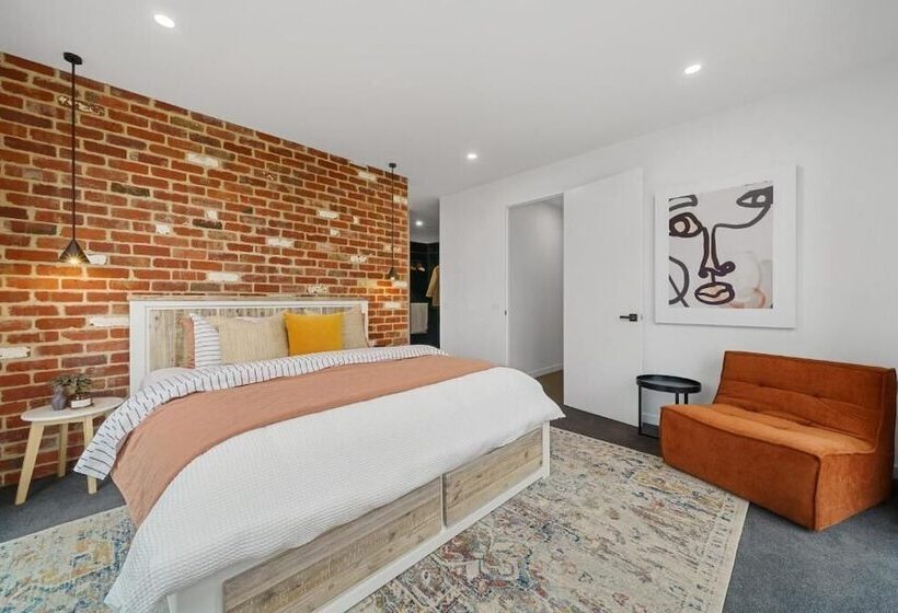 بنسيون Wild Wombat