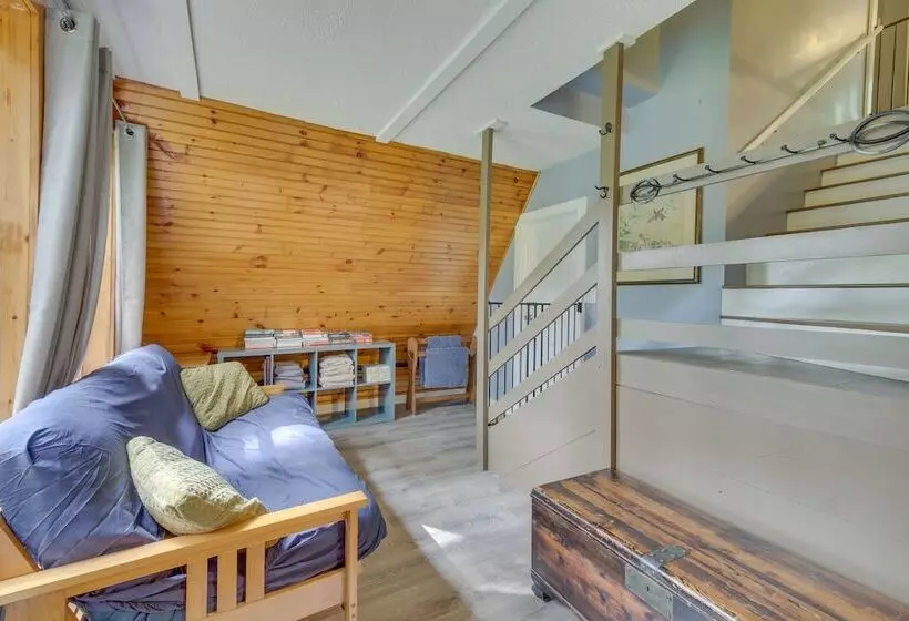 Pet Friendly Belfast Retreat   2 Mi To Downtown!